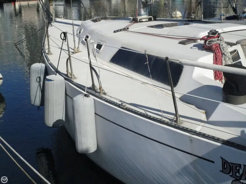 Slide: The Image of Islander 40 1979 - 8