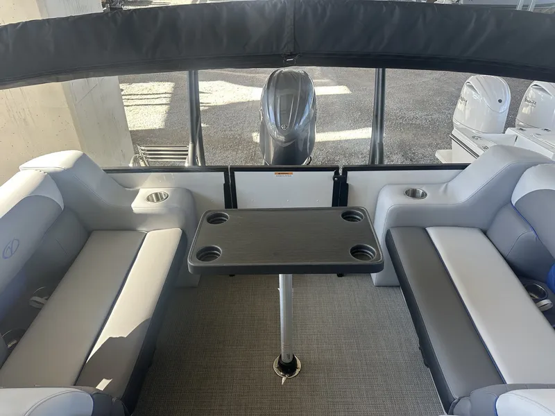 Slide: The Image of Veranda Vista View Series VISTA SPORT 22RC-TRITOON-150HP 2026 - 11