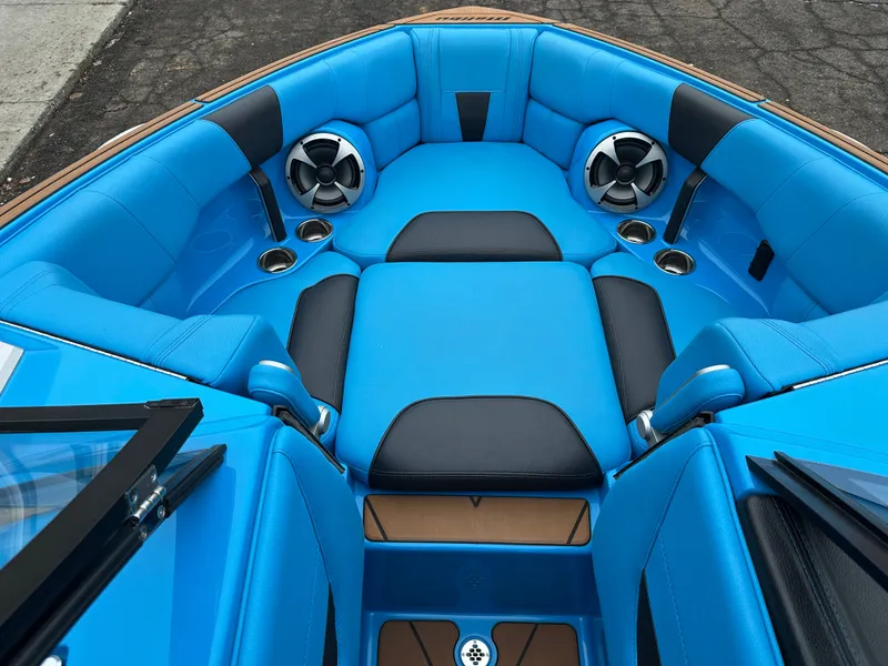 Slide: The Image of Malibu Wakesetter 23 LSV 2021 - 15