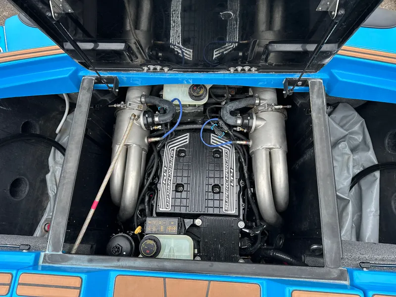 Slide: The Image of Malibu Wakesetter 23 LSV 2021 - 16