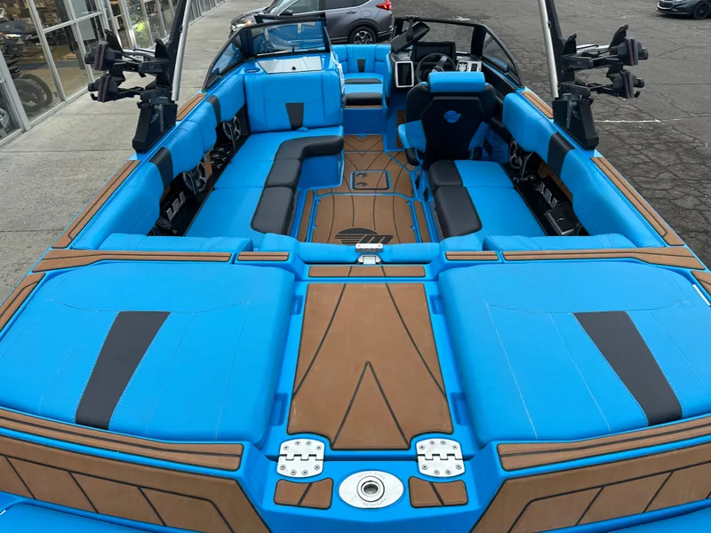Slide: The Image of Malibu Wakesetter 23 LSV 2021 - 9