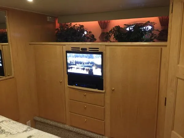 Slide: The Image of Navigator 5300 Pilothouse Motor Yacht 1999 - 10