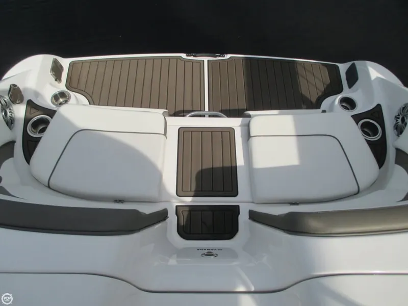 Slide: The Image of Yamaha 242 Limited S 2015 - 7