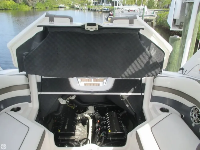 Slide: The Image of Yamaha 242 Limited S 2015 - 8