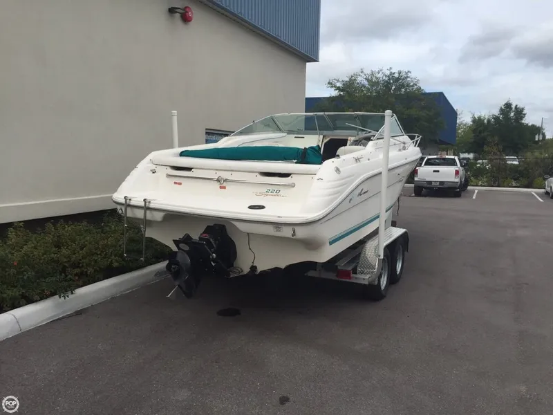 Slide: The Image of Sea Ray 220 OV Signature Select 1994 - 4