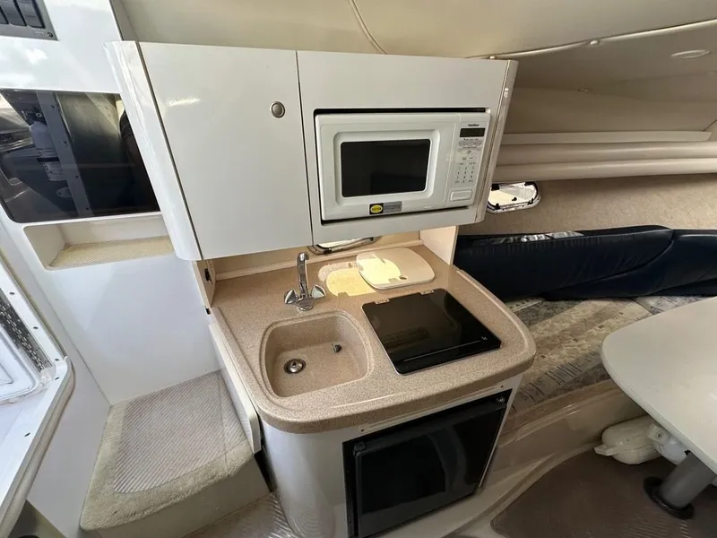 Slide: The Image of Four Winns 248 Vista 2000 - 5