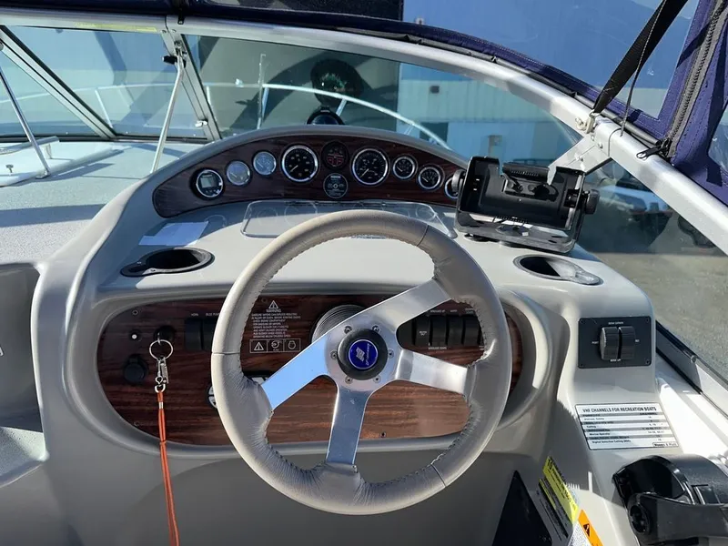 Slide: The Image of Four Winns 248 Vista 2000 - 6