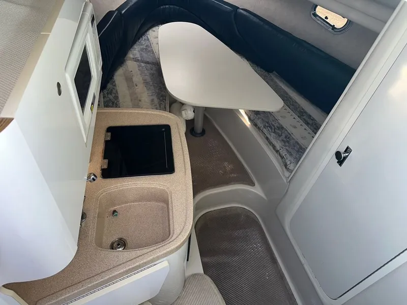 Slide: The Image of Four Winns 248 Vista 2000 - 7