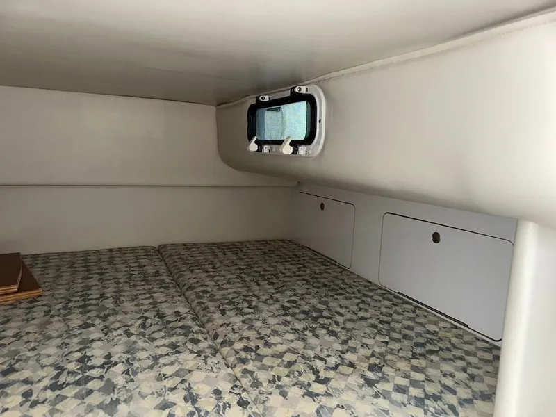 Slide: The Image of Four Winns 248 Vista 2000 - 9