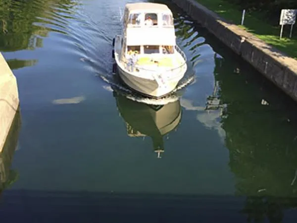 Slide: The Image of Mainship 43 Aft Cabin 2005 - 1