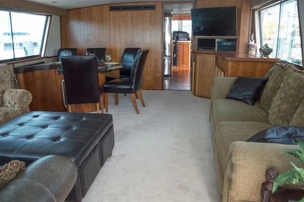 Slide: The Image of Hatteras Motor Yacht 1987 - 8