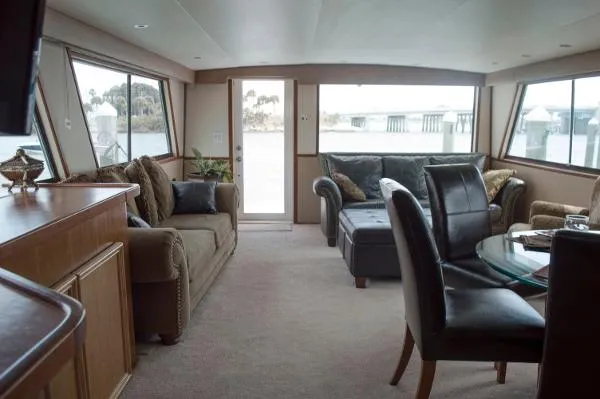 Slide: The Image of Hatteras Motor Yacht 1987 - 9