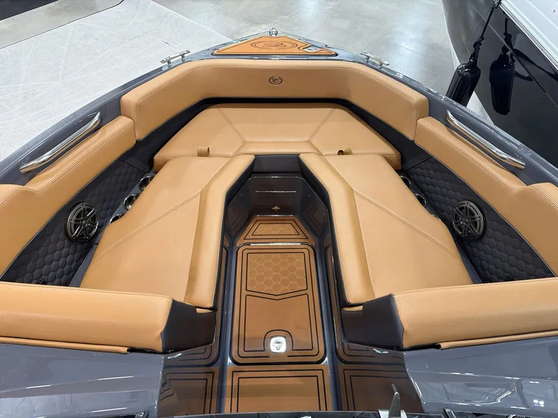 Slide: The Image of Cobalt R4 Surf 2026 - 7