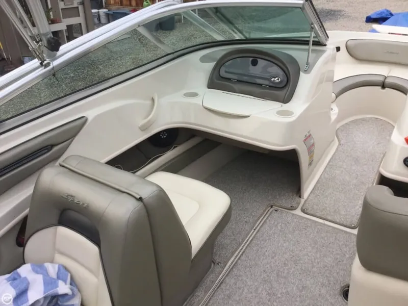 Slide: The Image of Sea Ray 200 Sport 2005 - 9