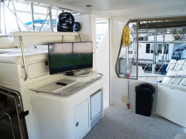 Slide: The Image of Sea Ray 420 Aft Cabin 2001 - 6