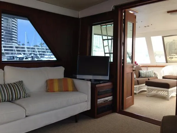 Slide: The Image of Hatteras Motoryacht 1983 - 5