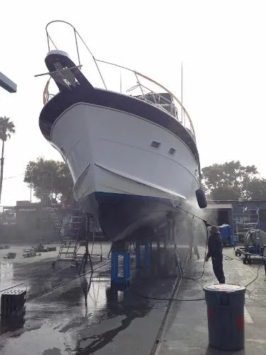 Slide: The Image of Hatteras Motoryacht 1983 - 8
