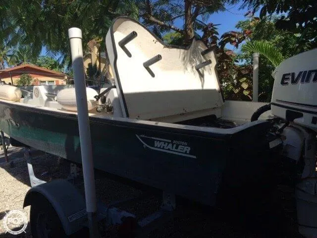 Slide: The Image of Boston Whaler 17 Super Sport 1989 - 2