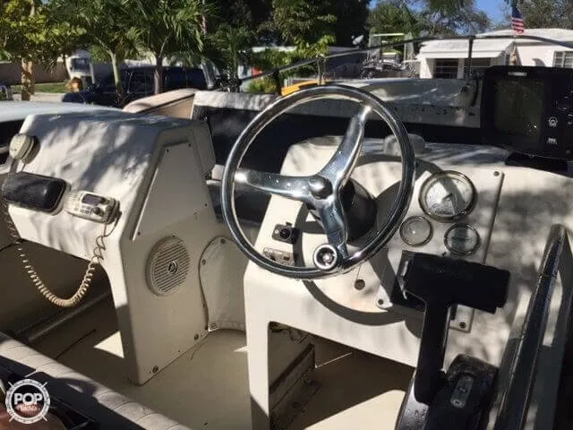 Slide: The Image of Boston Whaler 17 Super Sport 1989 - 6