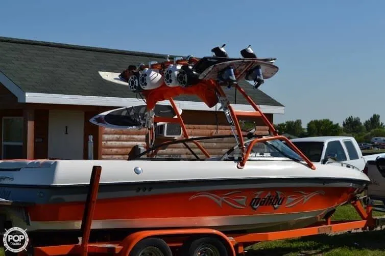 Slide: The Image of Malibu 21 WAKESETTER VLX 2002 - 1