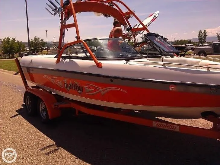 Slide: The Image of Malibu 21 WAKESETTER VLX 2002 - 11