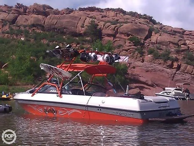 Slide: The Image of Malibu 21 WAKESETTER VLX 2002 - 2