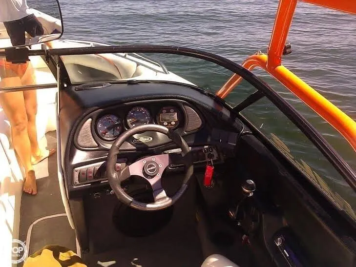 Slide: The Image of Malibu 21 WAKESETTER VLX 2002 - 3