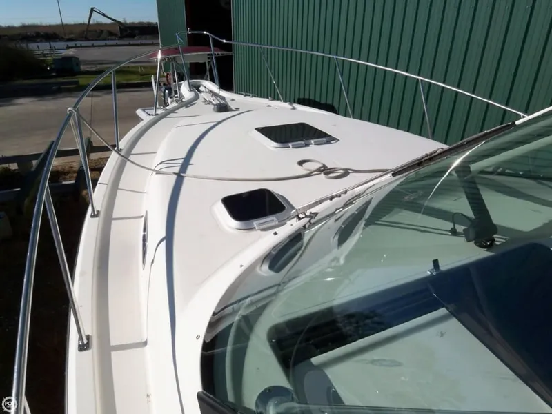 Slide: The Image of Pursuit 3370 Offshore Express 2004 - 6