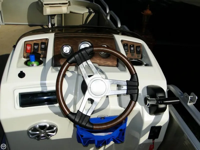 Slide: The Image of Bennington SFX 24 Tritoon 2014 - 10