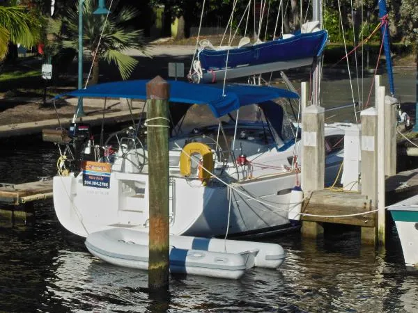 Slide: The Image of Beneteau Oceanis 40 2011 - 10