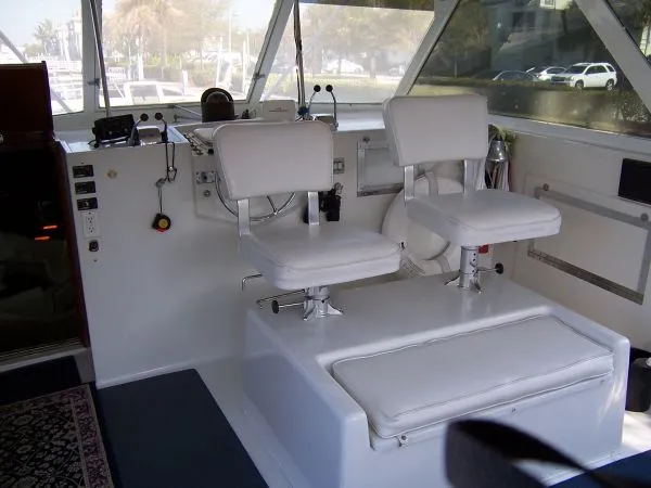 Slide: The Image of Hatteras Motor Yacht 1968 - 6