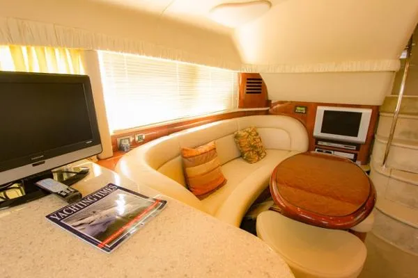 Slide: The Image of Sea Ray 390 Motor Yacht 2004 - 3
