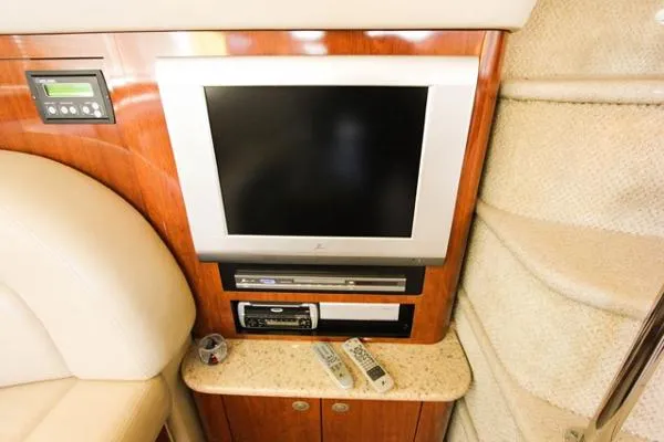 Slide: The Image of Sea Ray 390 Motor Yacht 2004 - 7