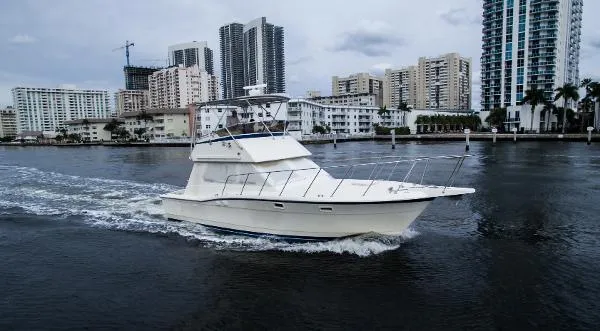 Slide: The Image of Hatteras 36 Sedan 1986 - 0