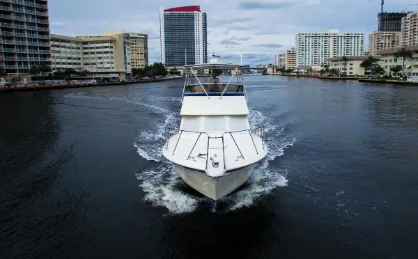 Slide: The Image of Hatteras 36 Sedan 1986 - 2