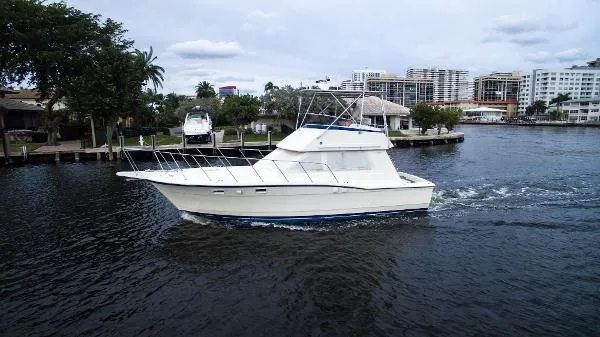 Slide: The Image of Hatteras 36 Sedan 1986 - 3