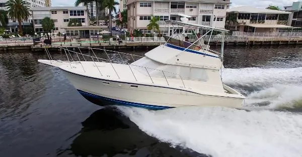 Slide: The Image of Hatteras 36 Sedan 1986 - 6