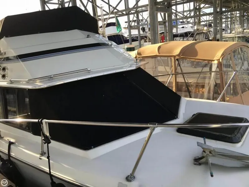 Slide: The Image of Carver Yachts 2667 Santa Cruz 1983 - 11