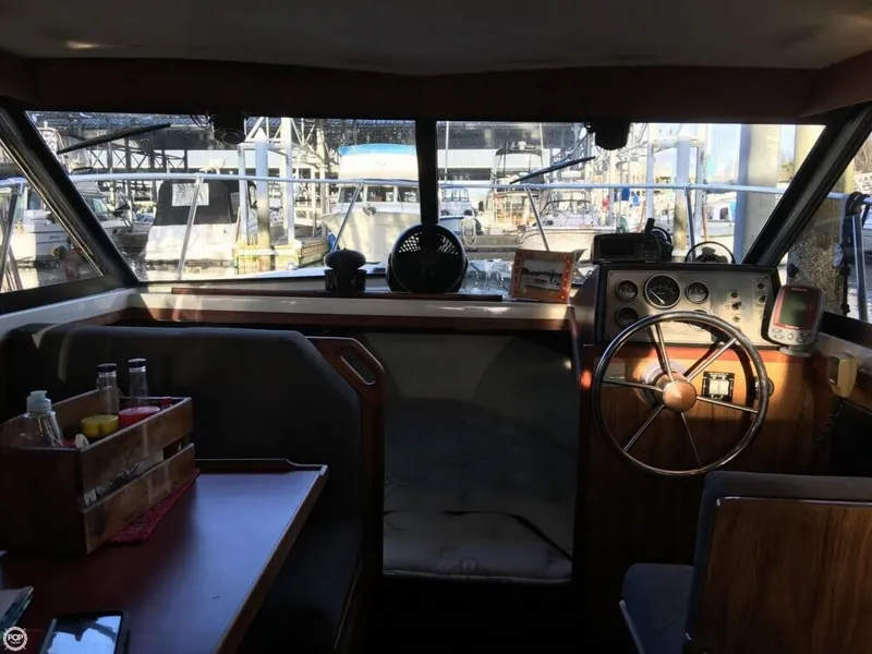 Slide: The Image of Carver Yachts 2667 Santa Cruz 1983 - 5