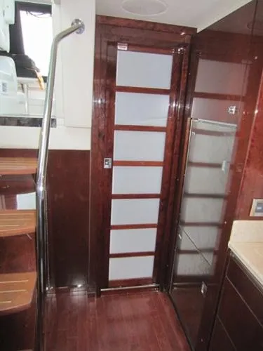 Slide: The Image of Sea Ray 470 Sundancer 2011 - 11