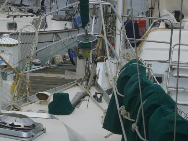 Slide: The Image of Canadian Sailcraft CS 33 1984 - 11
