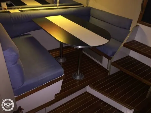 Slide: The Image of Carver Yachts 32 Montego 1987 - 4