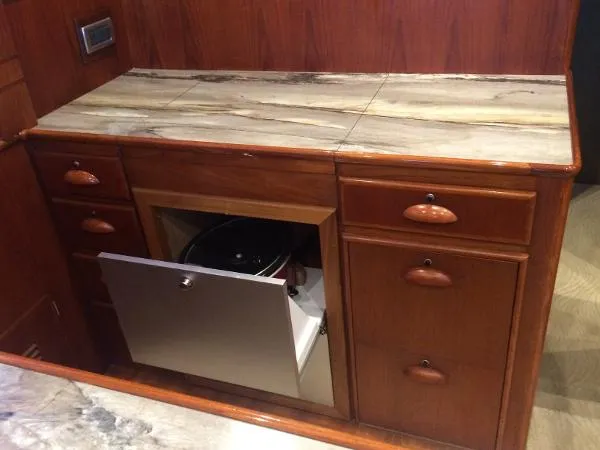 Slide: The Image of Garlington Custom Sportfish 58 Convertible 1988 - 7