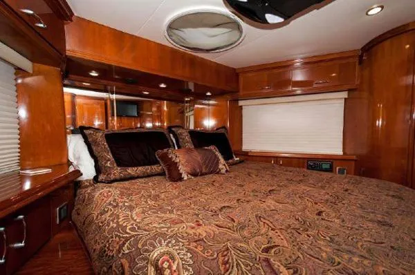 Slide: The Image of Marquis Flybridge Motor Yacht 2004 - 10