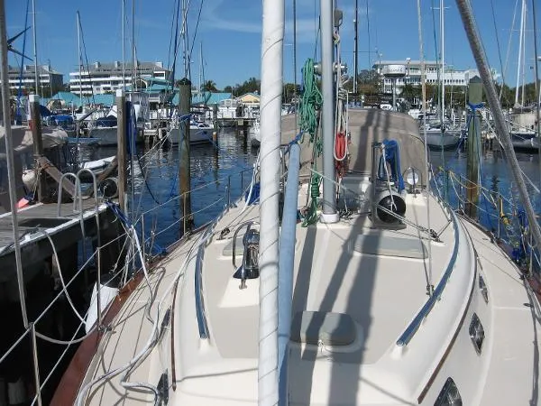 Slide: The Image of Island Packet 420 2001 - 4