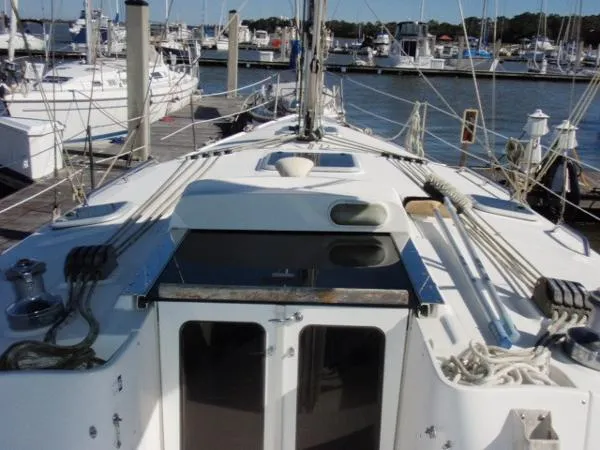 Slide: The Image of Hunter 41 AC 2005 - 4