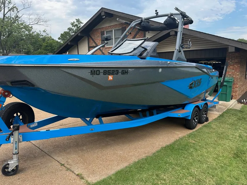 The Image of Axis T250 2023 - 1