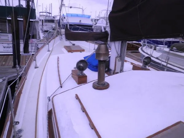 Slide: The Image of Island Trader Center Cockpit 1982 - 2