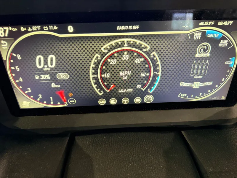 Slide: The Image of Malibu Wakesetter 24MXZ 2022 - 8