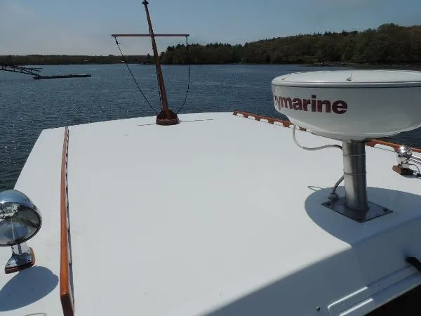 Slide: The Image of Ellis 32 Extended Wheelhouse 1996 - 7